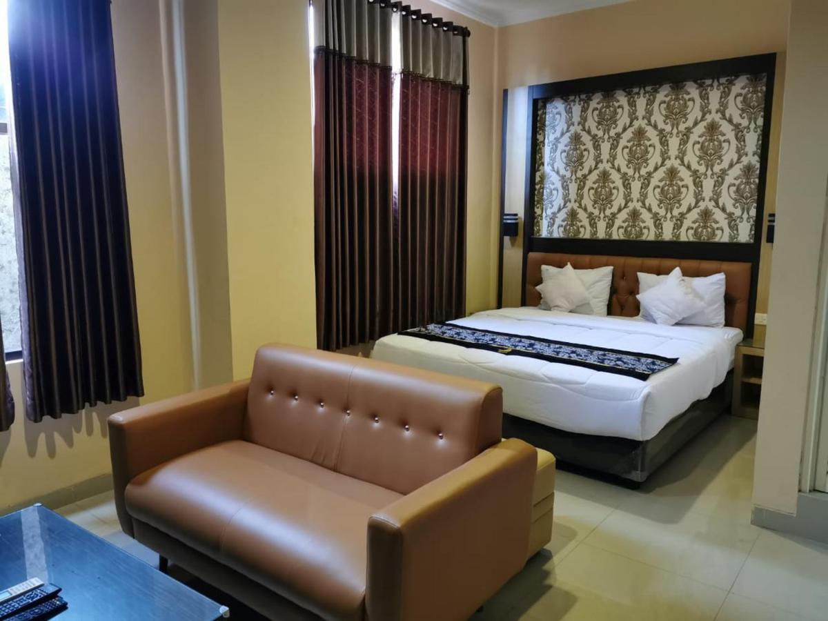 Hotel Mukti Jaya Purwokerto Bagian luar foto