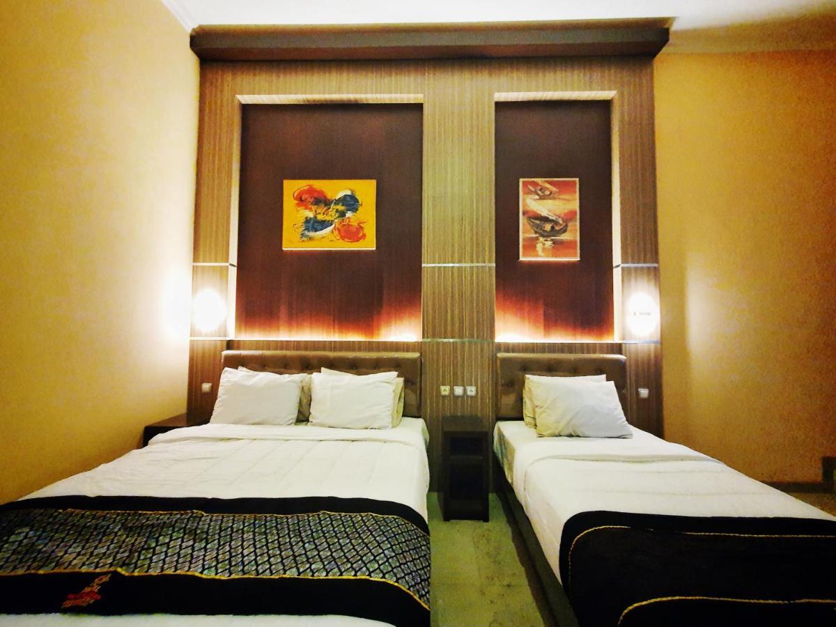 Hotel Mukti Jaya Purwokerto Bagian luar foto