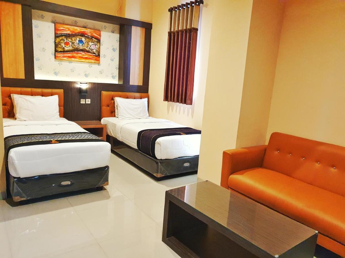 Hotel Mukti Jaya Purwokerto Bagian luar foto