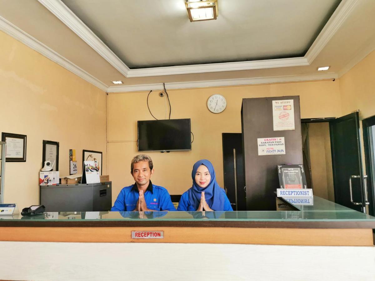 Hotel Mukti Jaya Purwokerto Bagian luar foto