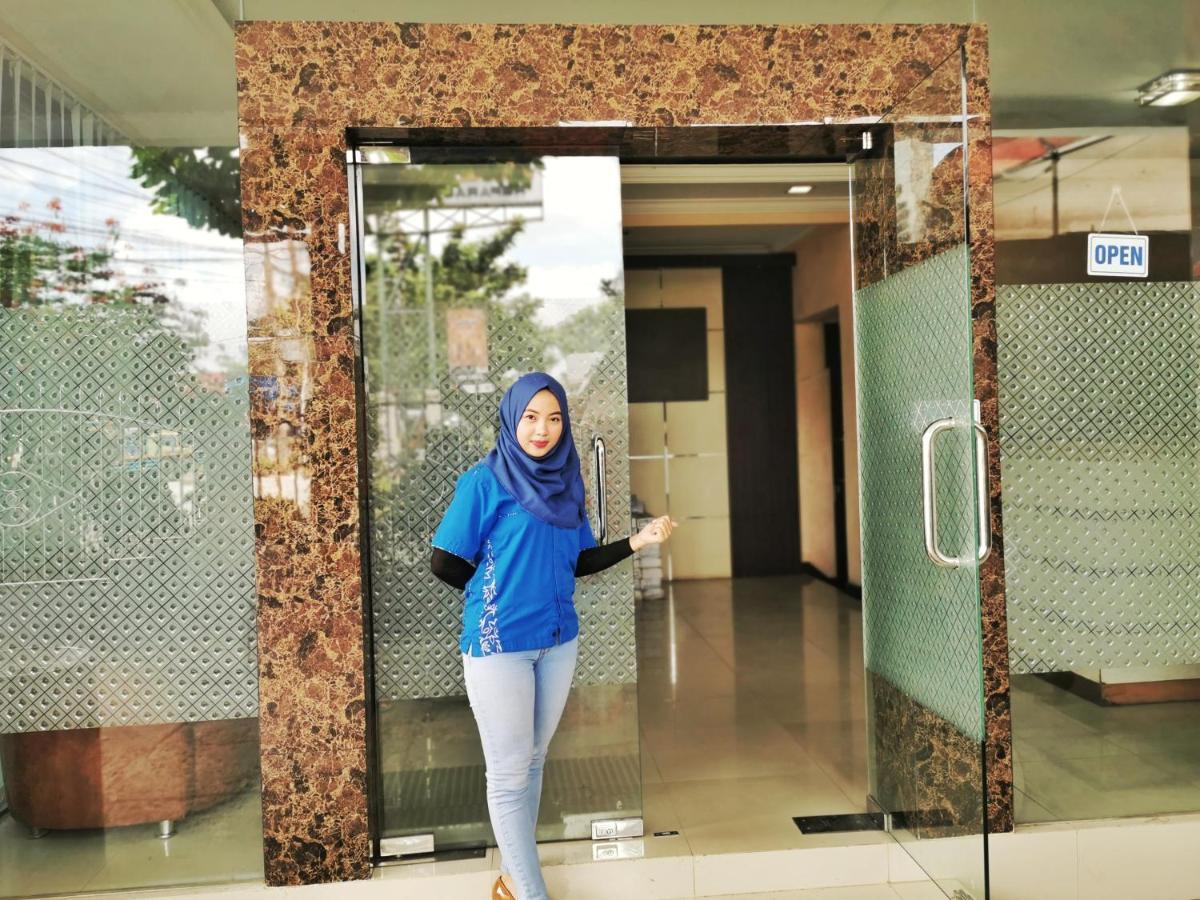 Hotel Mukti Jaya Purwokerto Bagian luar foto